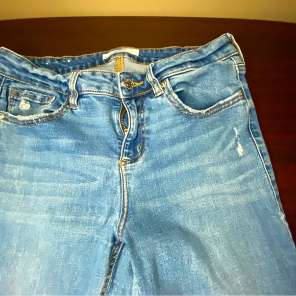 Women’s distressed dydndm and Kate jeans - Picture 3 of 11